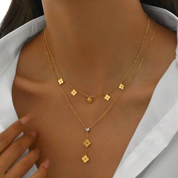 18k Gold Clover Layered Necklace with Rhinestone Y-shaped design - Picture 3 of 5